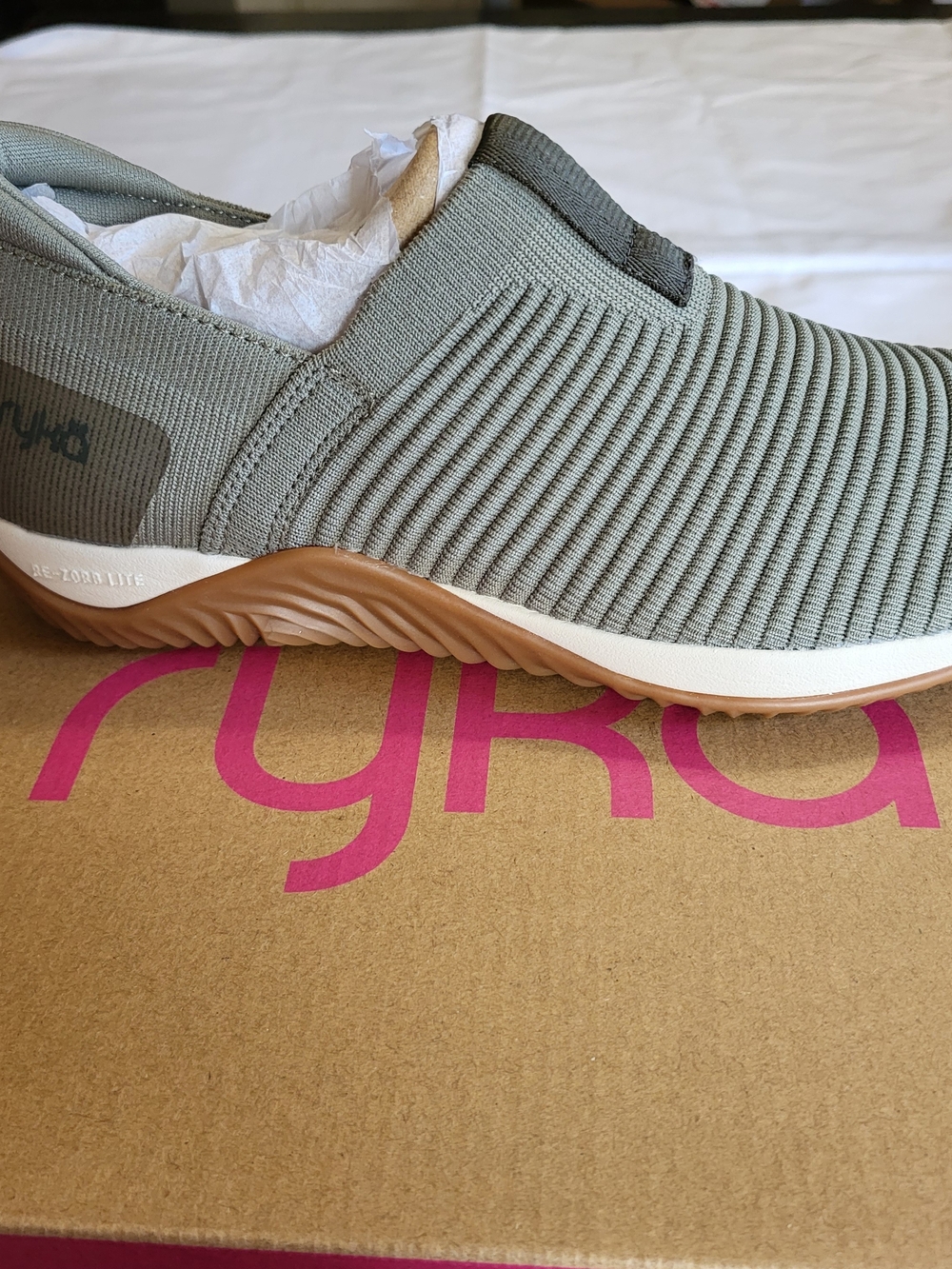 NEW* Ryka Echo Knit Slip On Sneaker Green Women's Size 6M with Box